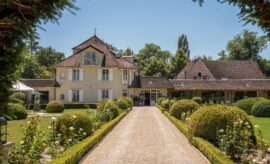 Hostellerie de Levernois estrena su primera Clé MICHELIN